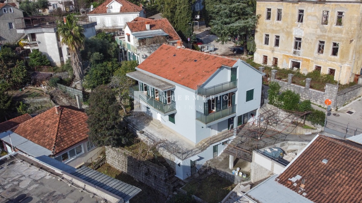 Prodaja, kuća, Herceg Novi u blizini centra grada