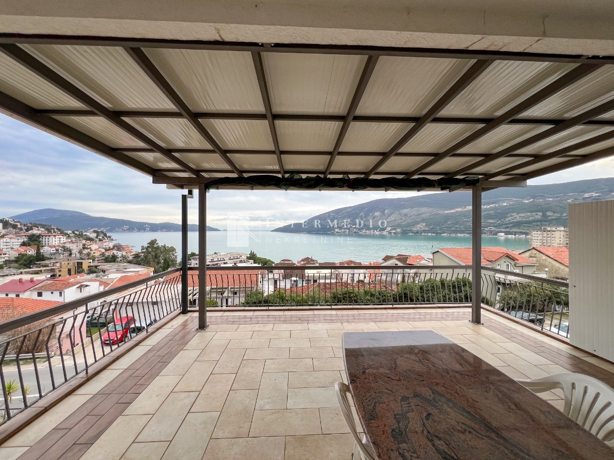 Prodaja, dvosoban stan, 86m2 + 30m2 terase, Igalo, Herceg Novi